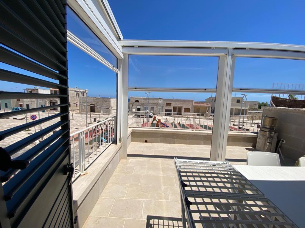 Casa Vacanze Illiria A Roca Vecchia Vicinissima Al Mare Exterior foto